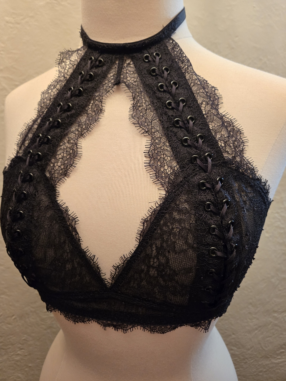 Victoria’s Secret Black Lace Halter Bralette Corset Lace-Up Goth Lingerie - Picture 11 of 11